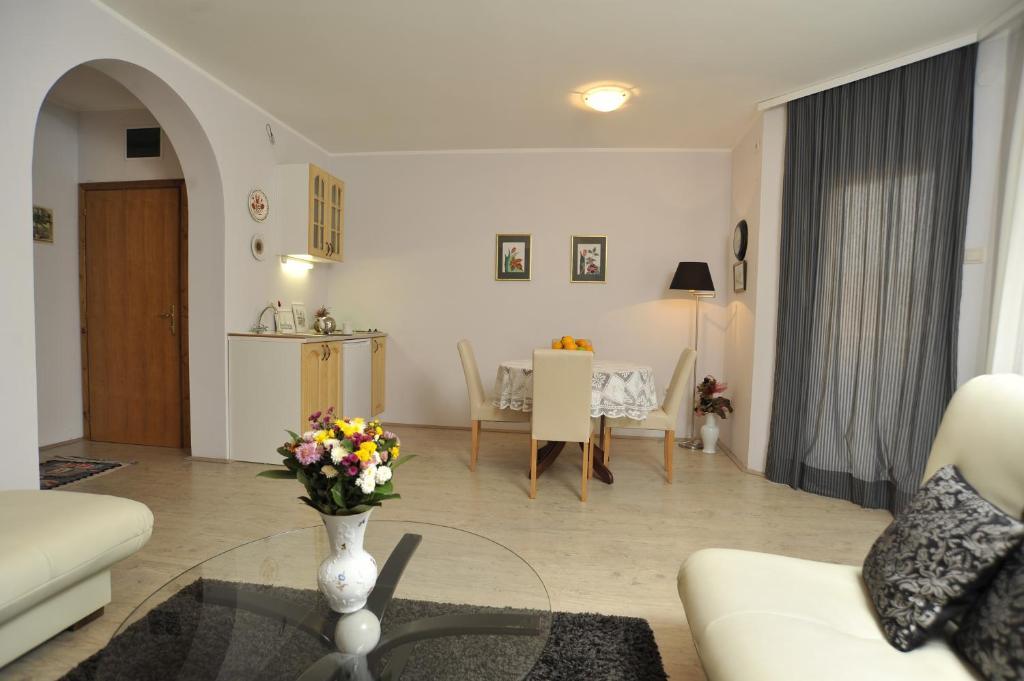 Apartments Izvor Vrdnik Bilik gambar